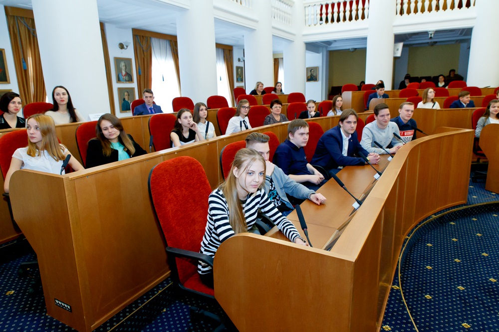 Зак собрание. Хак собрание Белобородова. Заксобрание. Законодательное собрание Барнаула.