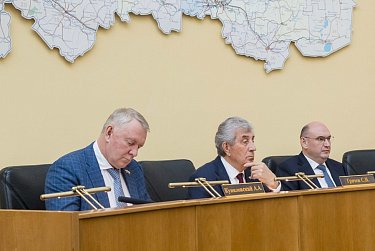 Парламент готовится обсуждать проект бюджета