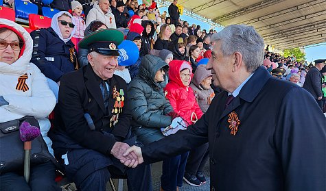 Оренбург встретил 79-ю годовщину Великой Победы