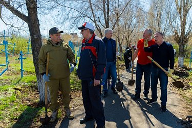 Парламентарии навели порядок в чистый четверг