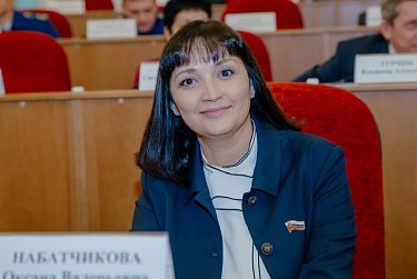 Оксана Набатчикова слагает полномочия депутата ЗС
