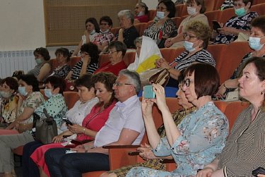 «Нужные люди» поделились опытом