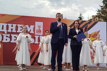 Жители Кувандыка и Медногорска присоединились к «Вальсу Победы»