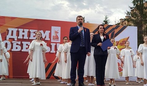 Жители Кувандыка и Медногорска присоединились к «Вальсу Победы»