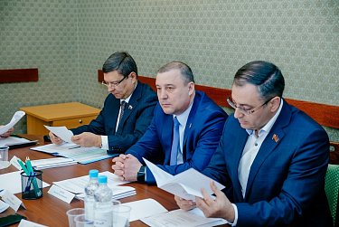 Рассмотрены изменения в региональный закон о госгарантиях 