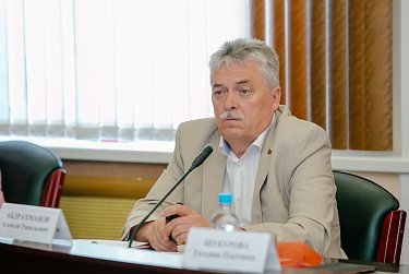 О комплексной поддержке пожилых людей – за «круглым столом»