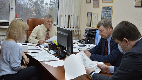 Депутаты не смогут быть членами Общественной палаты