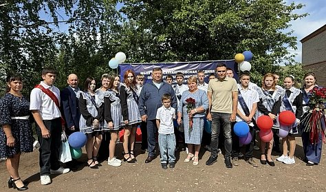 В добрый путь, выпускники!