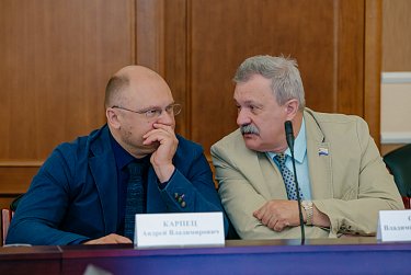 О комплексной поддержке пожилых людей – за «круглым столом»
