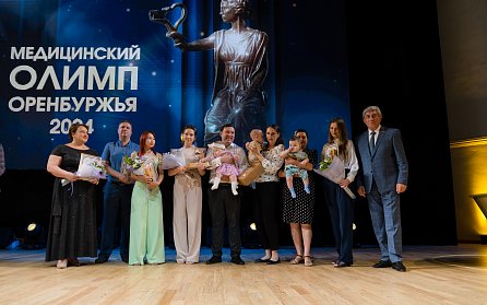 Сергей Грачев вручил награды врачам