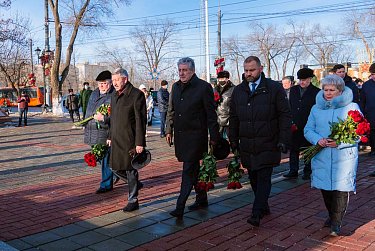 Слава защитникам Отечества!