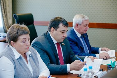 Рассмотрены изменения в региональный закон о госгарантиях 