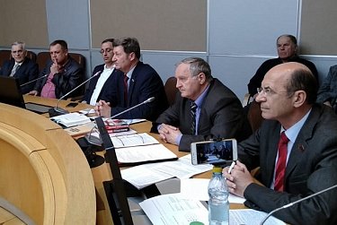 В Оренбурге вспоминали политика, общественного деятеля Виктора Илюхина