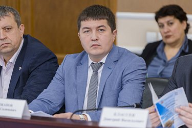 Почему в реке металл?