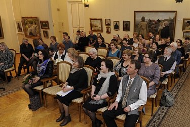 Ольга Хромушина вручила медаль Союза женщин России  Ирине Бушухиной