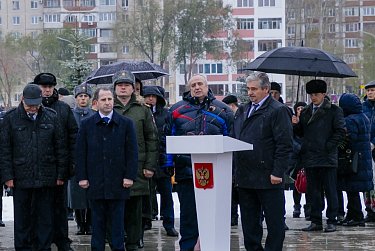 В Оренбурге открыт памятник Герою России Александру Прохоренко 