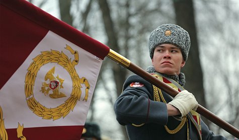 Сергей Грачев поздравил гвардейцев