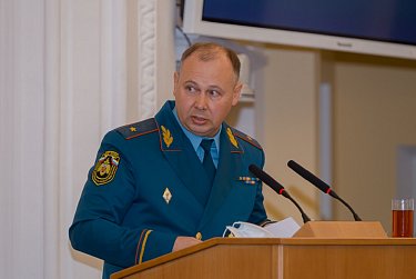 У депутатов остались вопросы к начальнику управления МЧС