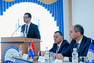 Олег Димов: «Областной парламент и Федерация профсоюзов действуют в одном направлении»