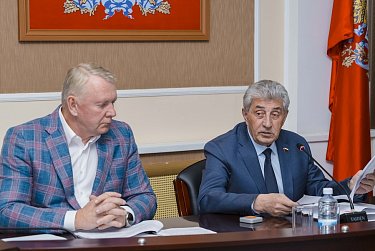 Депутаты рассмотрят более 50 вопросов