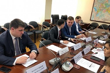 Дамир Фахрутдинов работал в Госдуме в составе Молодежной палаты при Парламентском Собрании Союза Беларуси и России