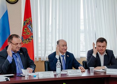Парламент региона заслушает уполномоченных по правам человека и по правам ребенка