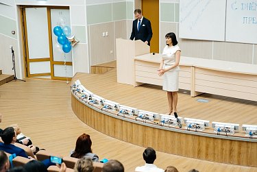 Оксана Набатчикова поздравила предпринимателей 