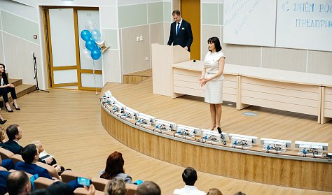 Оксана Набатчикова поздравила предпринимателей 