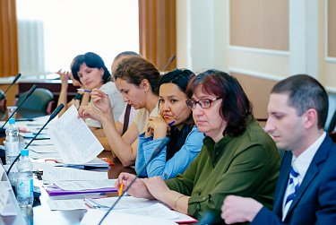 Геннадий Аверьянов: «Необходимо обеспечить транспортную доступность для учащихся во всех муниципалитетах области»