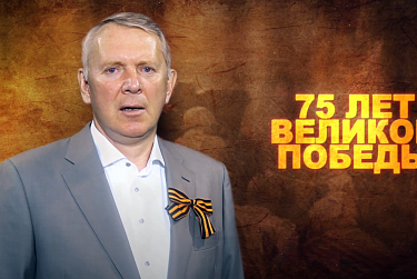 Депутаты читают стихи о войне