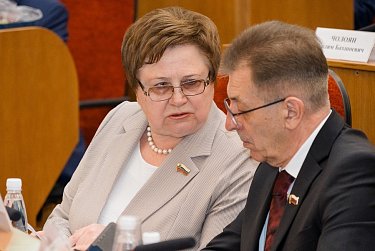 Губернатор отчитался перед депутатами Заксобрания