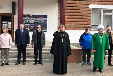 Дамир Фахрутдинов пожелал призывникам служить достойно