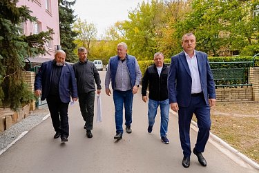 Оренбуржцы помогли восстановить более 200 объектов в Перевальске