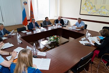 До 16 вход закрыт