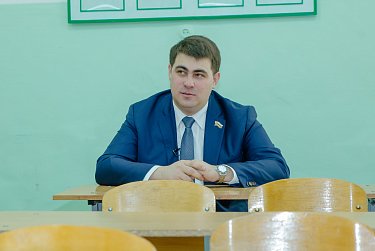 Депутаты о школьных годах