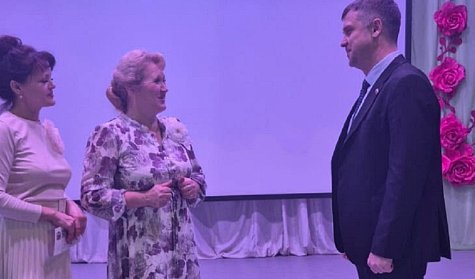 В Ибрагимовском ДК обновлено покрытие сцены