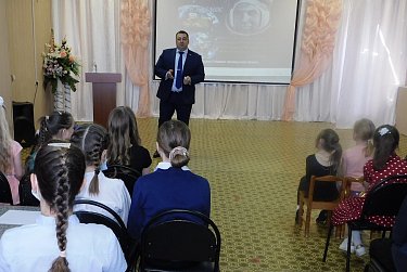 Урок ведет депутат