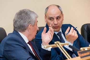 Губернатор отчитался перед депутатами Заксобрания