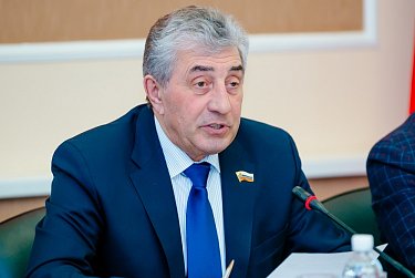Депутаты собрались на первое в этом году заседание Совета 