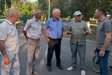 В Акбулакском районе благоустраивают село и укрепляют инфраструктуру