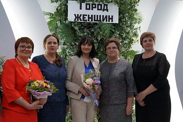 Оренбурженки собрались на бизнес-форум «Деловая весна» 