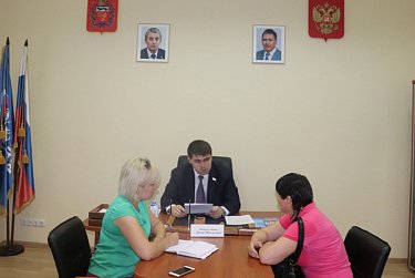 С вопросами – к депутатам