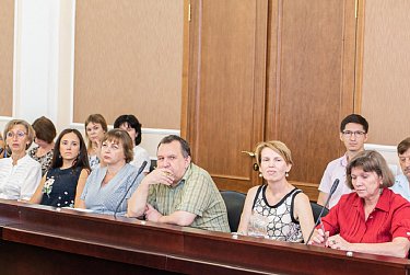 Аппарат Законодательного Собрания отчитался o работе
