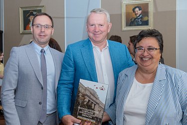 Состоялась презентация книги о региональном парламенте