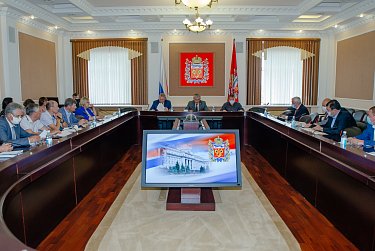 Депутаты готовятся к очередному заседанию