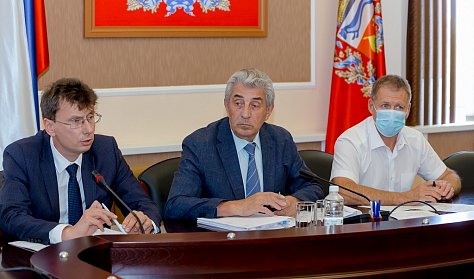 Вакцинация школьников, учеба в дни выборов и ремонт школ