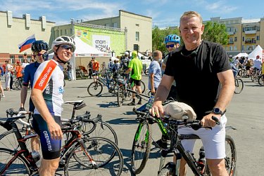 Депутаты пересели на велосипеды