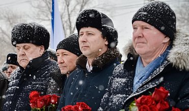 Слава защитникам Отечества!