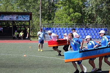 Из кабинета – на спортплощадку