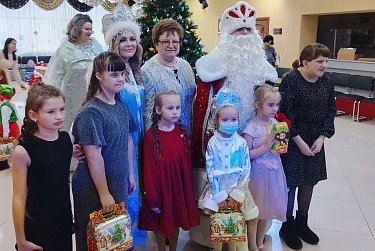 Новый год к нам мчится!